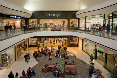 ショッピングセンターが栄えている理由とは？